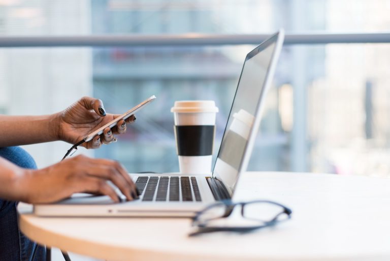 10 Key Factors to Consider When Choosing a Mobile Device for Work
